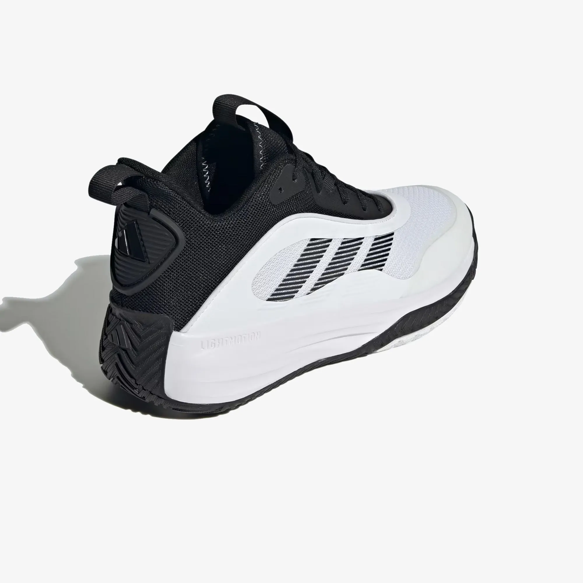 ADIDAS | OWN THE GAME 3 { CLOUD WHITE/CORE BLACK