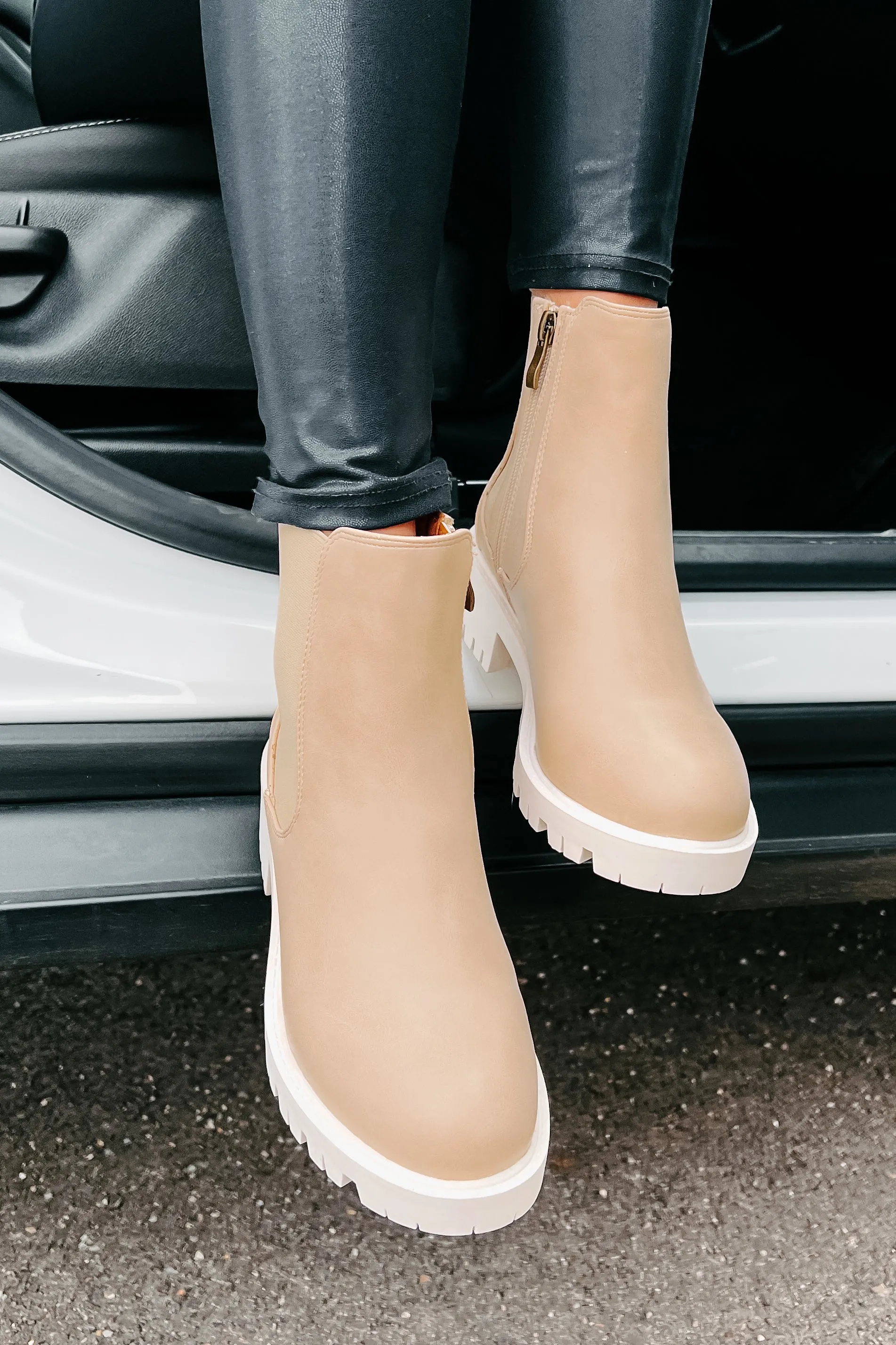 Dreya Lug Sole Chelsea Boots (Nude)