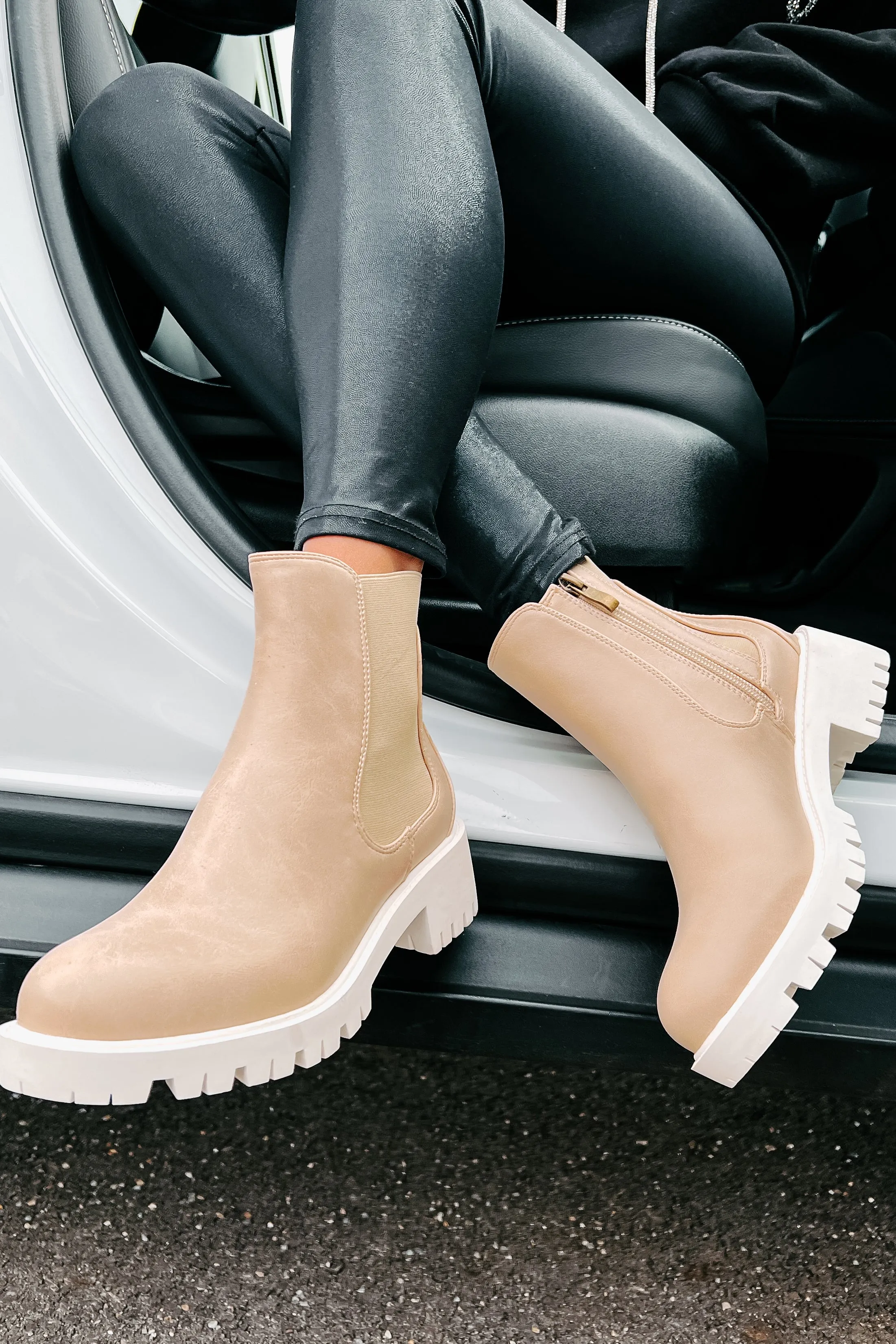 Dreya Lug Sole Chelsea Boots (Nude)