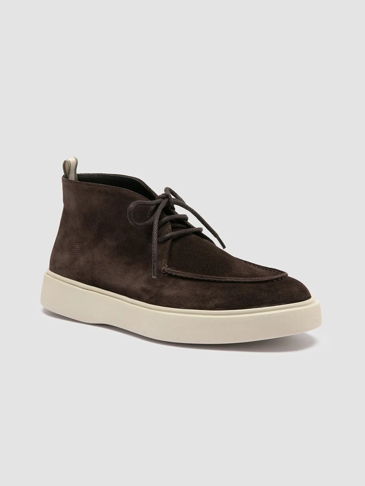 FRAME 002 - Brown Suede Chukka Boots