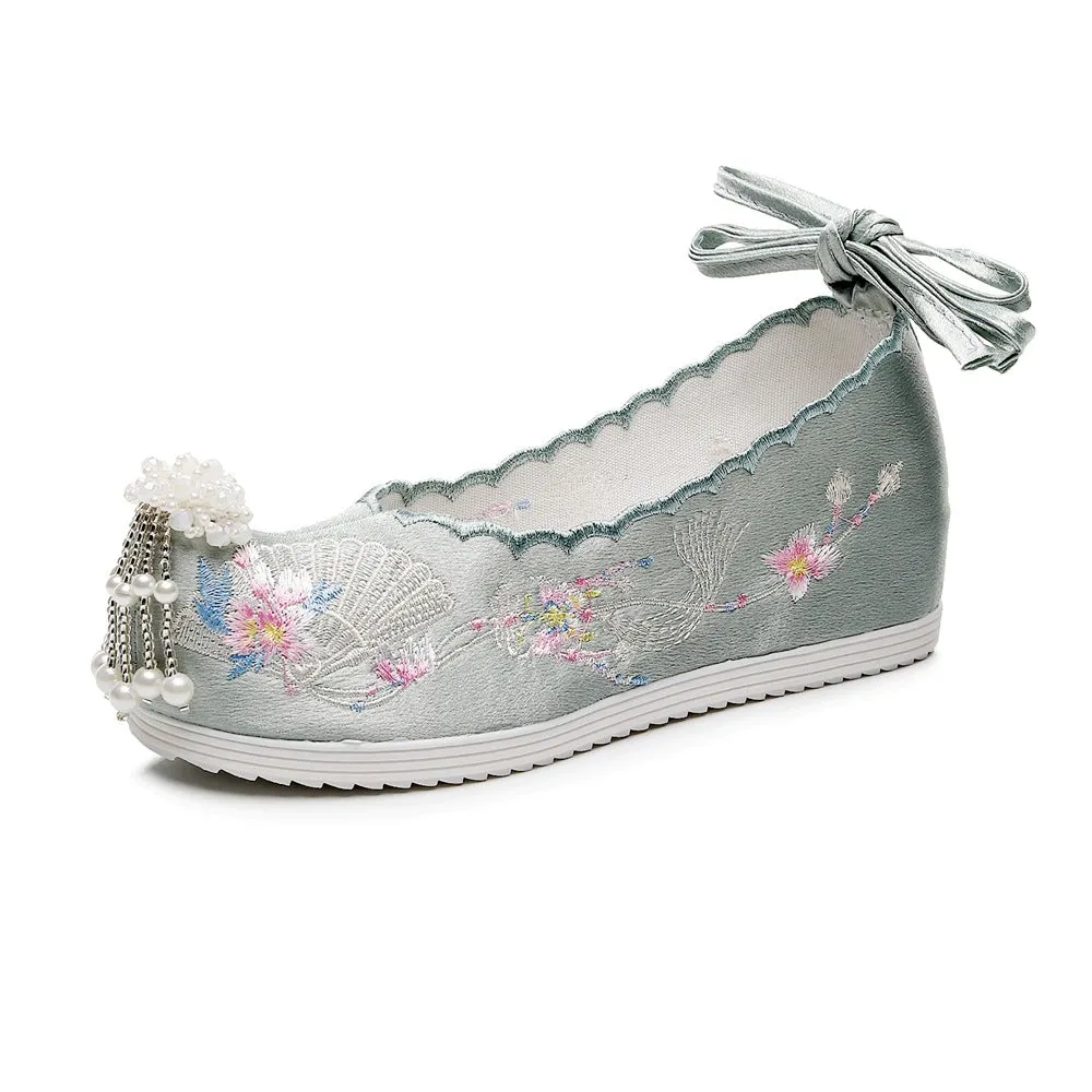 Women's Old Beijing Cloth Embroidered Soft Bottom Canvas Shoes